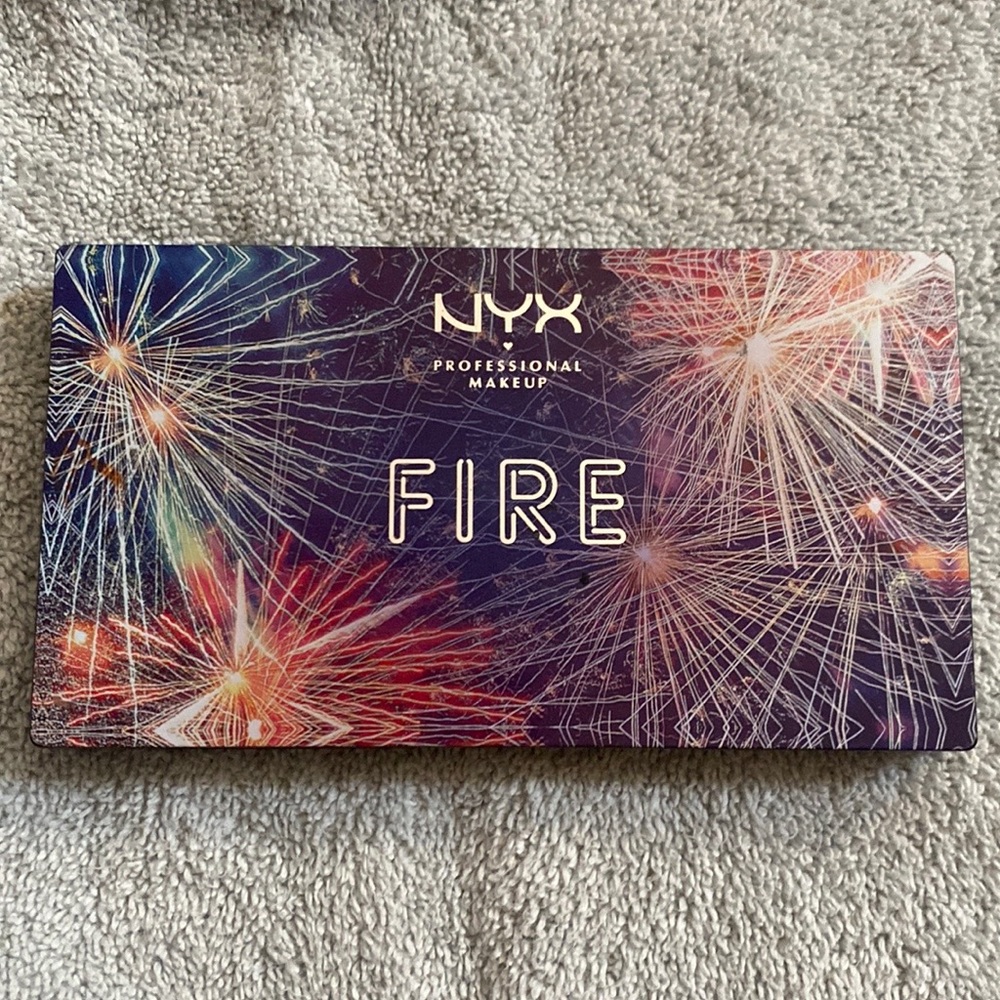 NYX Fire Eyeshadow Pallete